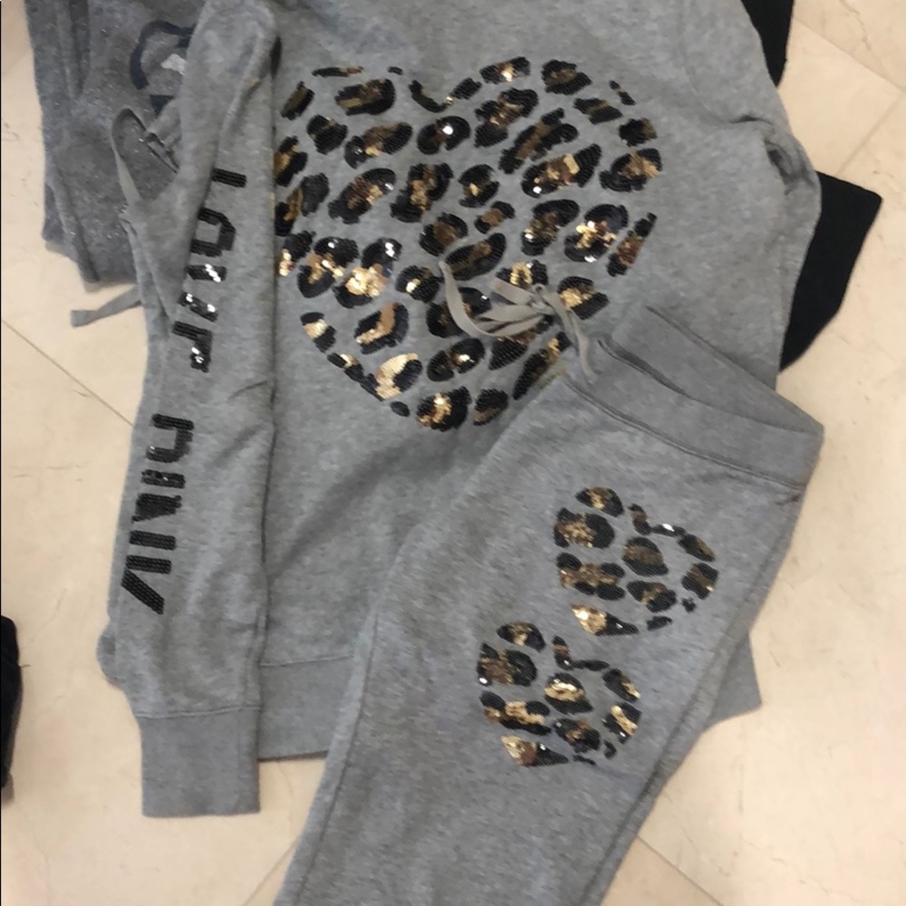 set of Victoria’s Secret